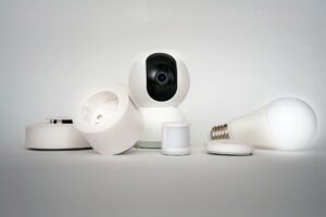 Hub Zigbee connecté pour pilotage de l'éclairage dans une maison ancienne
