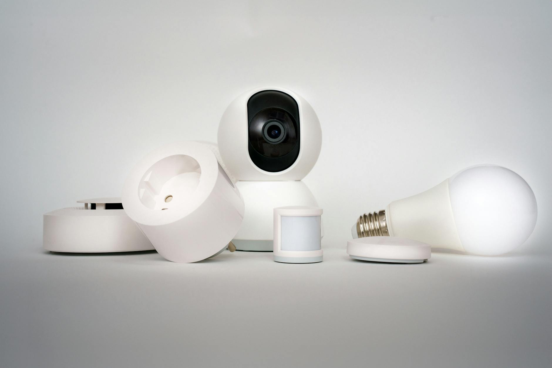 Hub Zigbee connecté pour pilotage de l'éclairage dans une maison ancienne